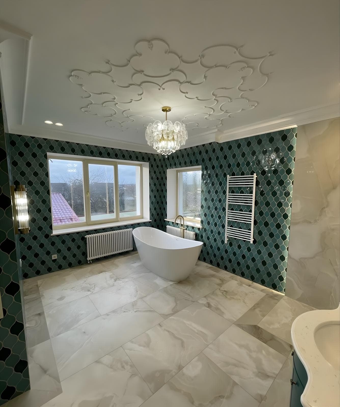 Carrelage — Salle de bain en faïence émeraude · réalisation ARDMUPRO