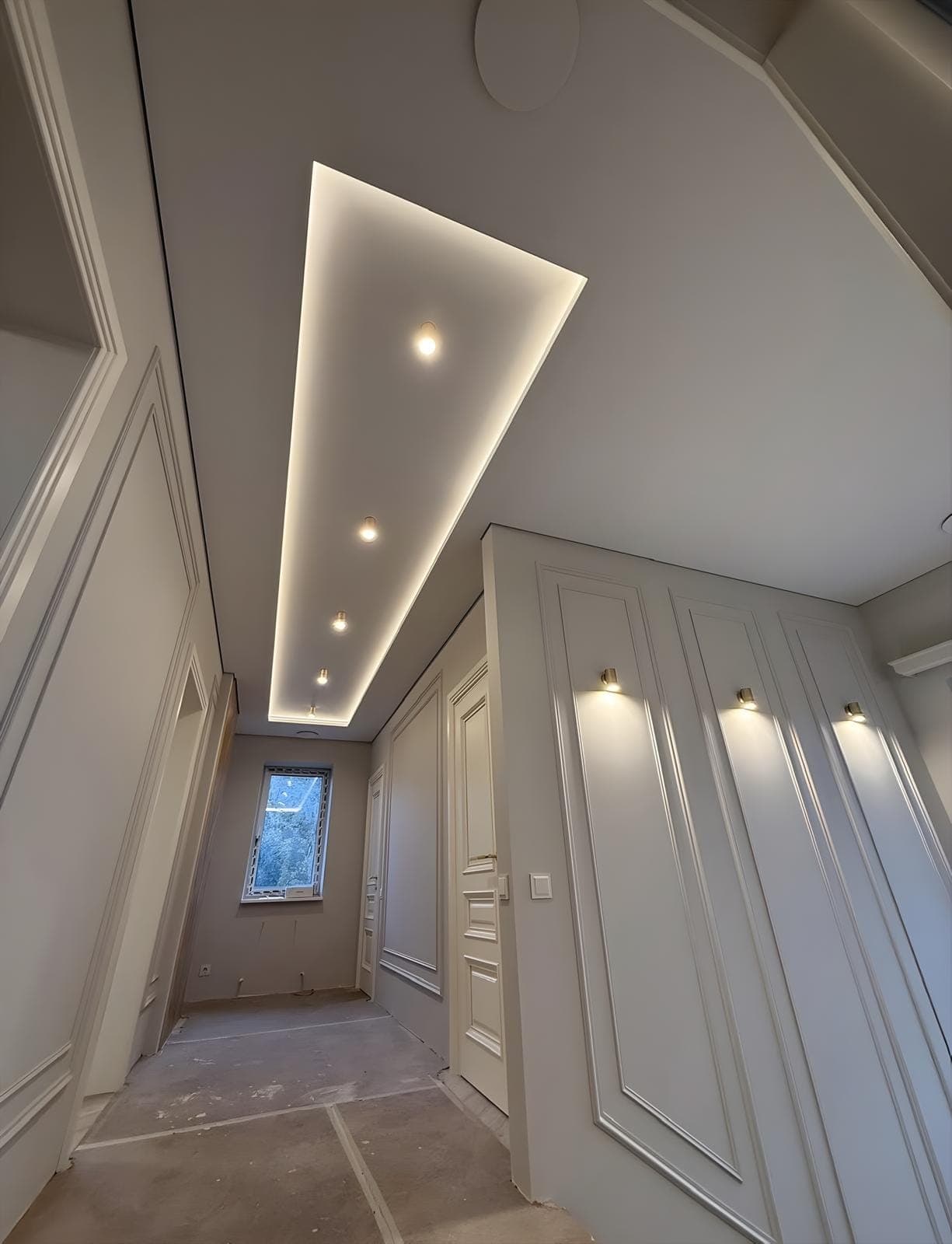Plâtrerie — Faux-plafond lumineux et boiseries · réalisation ARDMUPRO